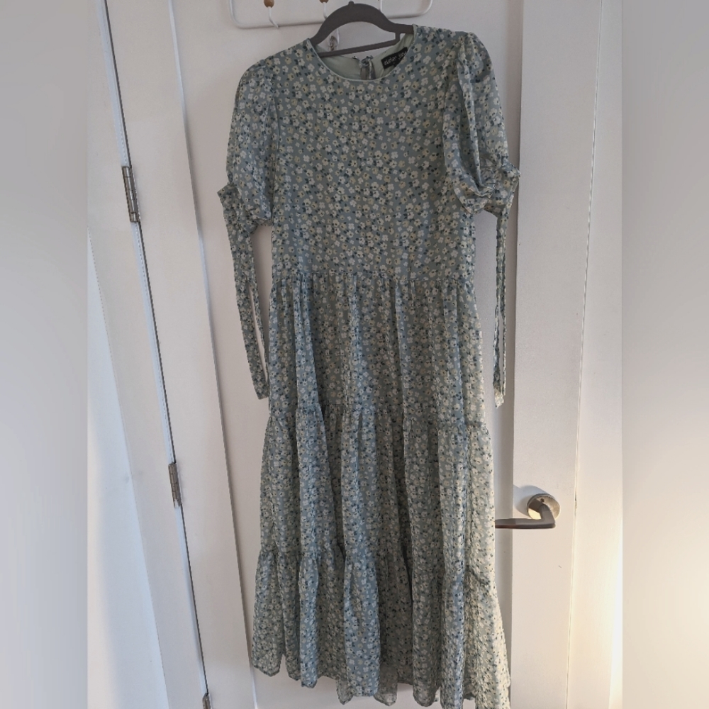 Floral spring dress, can also multitask as maternity dress